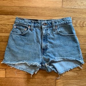 Vintage Levi’s jean shorts